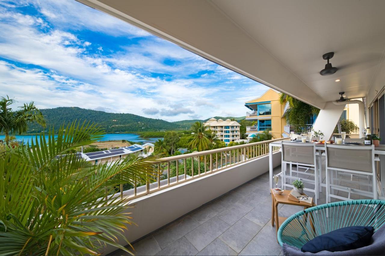 Appartamento Eagles Nest On Airlie Airlie Beach Esterno foto